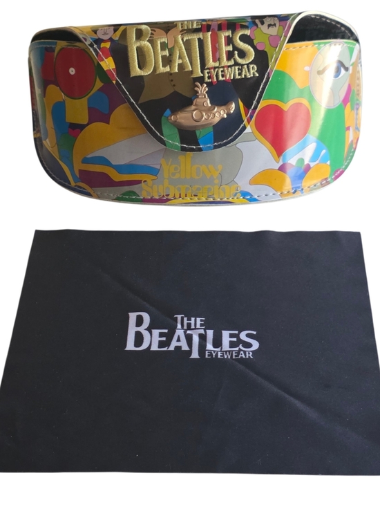 The Beatles Women\'s Black Sunglasses with Brown Gradient Lenses BYS001 main image 16